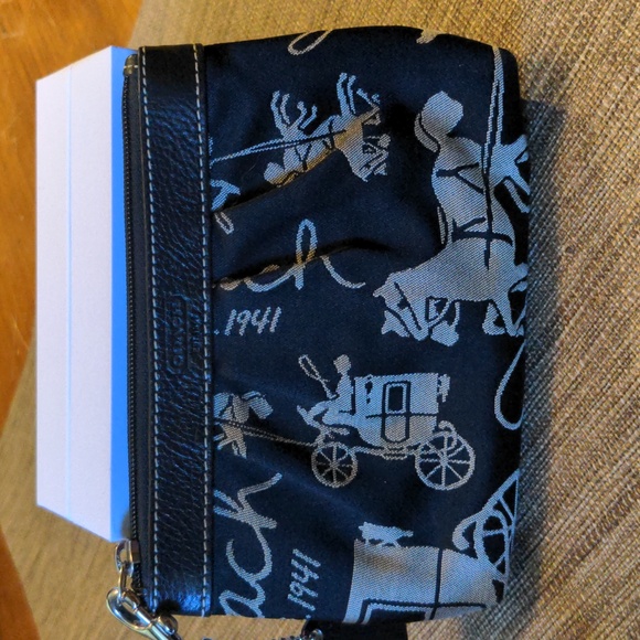 Vintage Coach Wristlet - Picture 2 of 4
